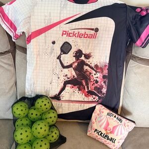 Valentine’s Day Gift for Her - Pickleball Fans - Shirt, 12 pickleballs and Bag